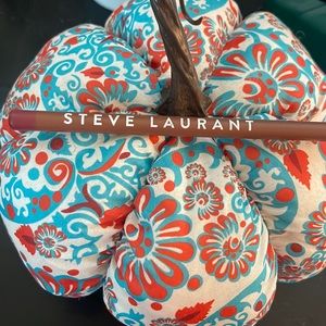Steve Laurant Lip Liner